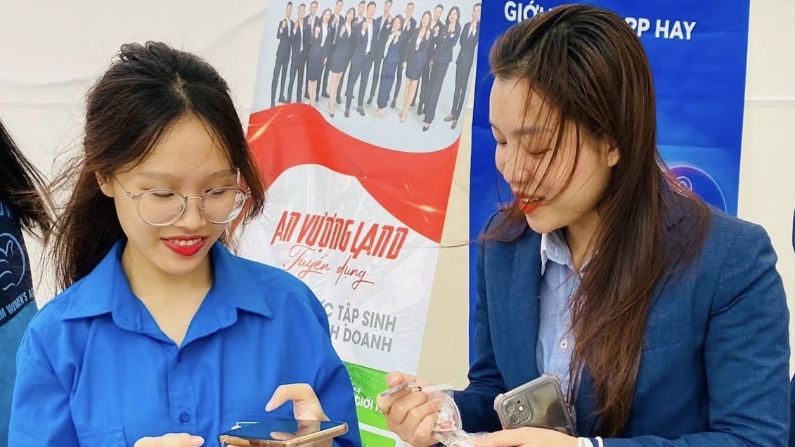 Kết nối sinh viên, người lao động với hơn 2.100 cơ hội việc làm