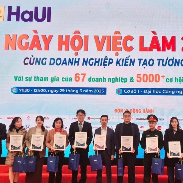 Ngày hội tuyển dụng Canon 2025: Cánh cửa mở rộng cho sinh viên và người lao động