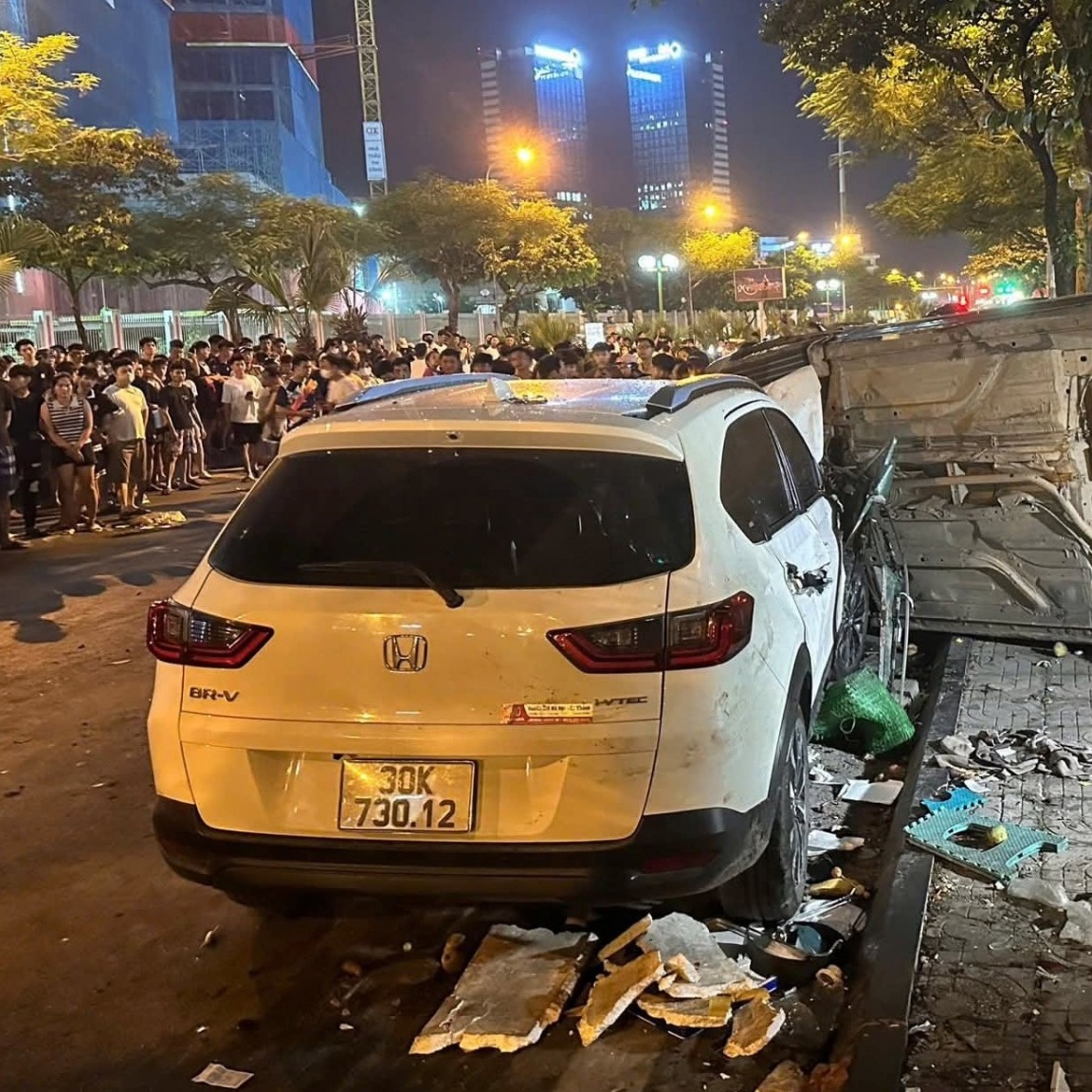 Ô tô tông liên hoàn tại Hà Nội, nồng độ cồn gấp hai lần mức phạt cao nhất, tài xế chịu mức phạt ra sao?