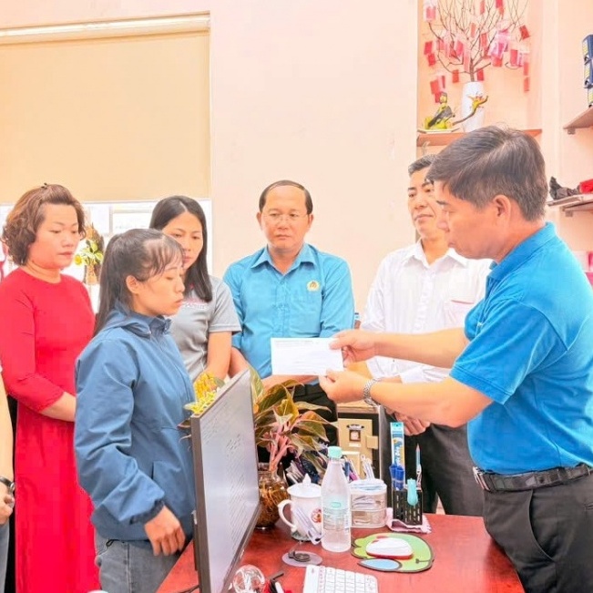 Người phụ nữ “sắt thép” giữ lửa công đoàn ở Corsair Marine International