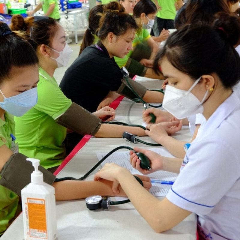 Bộ Nội vụ hướng dẫn cách tính mức hưởng chế độ ốm đau dài ngày theo luật mới nhất