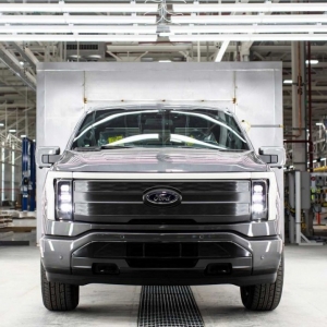 Ford điều chỉnh chiến lược điện hóa thu hẹp xe thuần điện tăng tốc hybrid và EREV