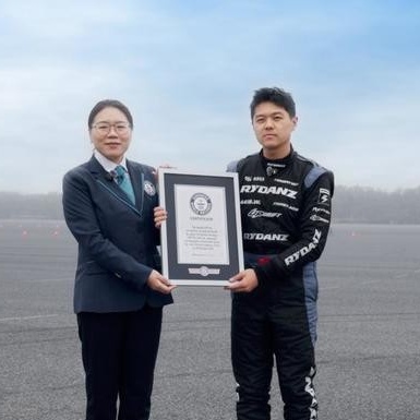 GAC Hyptec SSR lập kỷ lục "xe điện drift nhanh nhất thế giới" với tốc độ 213,5 km/h