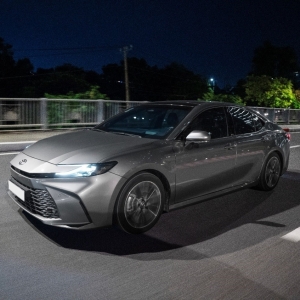Toyota Camry HEV 2025 - biểu tượng dẫn đầu: Khi đẳng cấp và công nghệ hội tụ