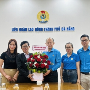 Công nhân Dệt Hòa Khánh xúc động cảm ơn Công đoàn Đà Nẵng