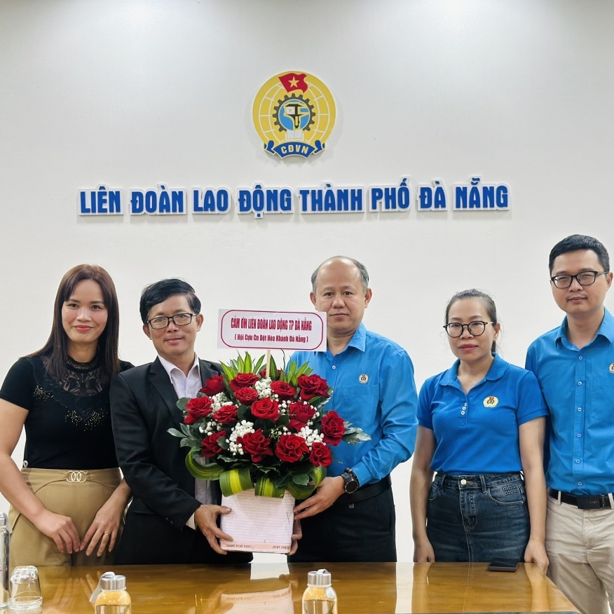 Công nhân Dệt Hòa Khánh xúc động cảm ơn Công đoàn Đà Nẵng