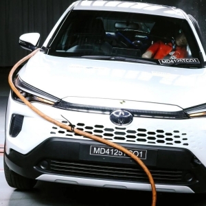 Thiếu túi khí rèm, Toyota Corolla Cross bị hạ điểm an toàn