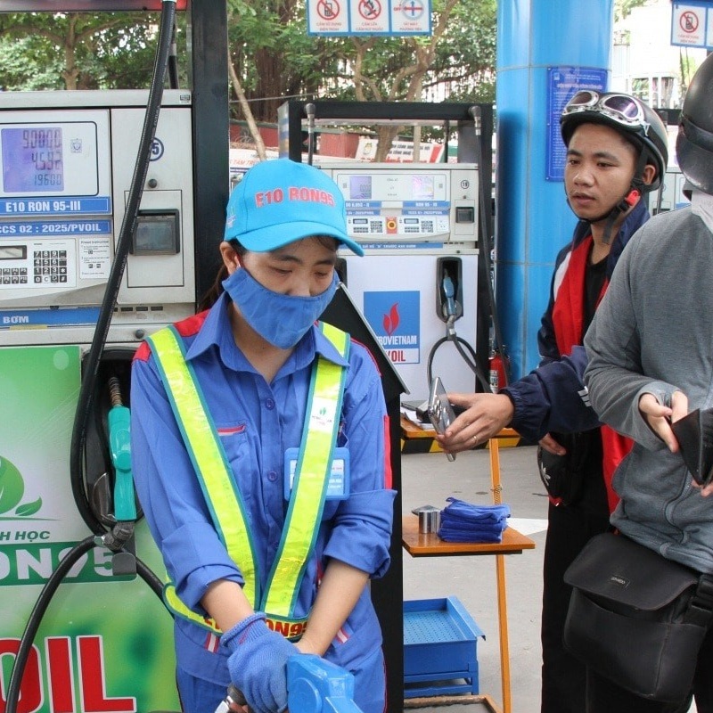 Giá xăng dầu ngày hôm nay 11.3.2026: Tăng giá xăng, giảm giá dầu hỏa, chi mạnh quỹ bình ổn
