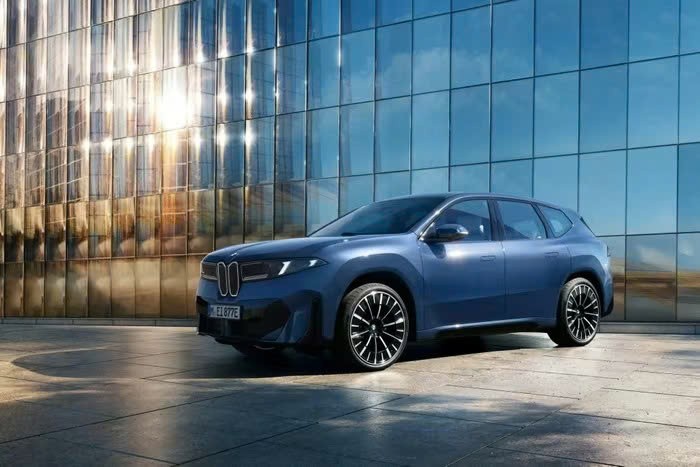 SUV điện của BMW như thế nào mà gây sốt? SUV điện của BMW như thế nào mà gây sốt?