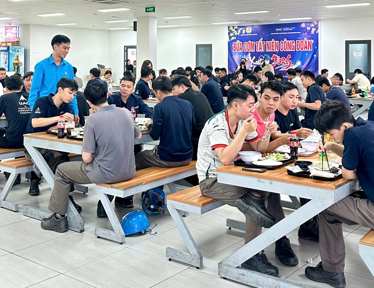 Chủ tịch Công đoàn đưa những điều đã nghe vào thỏa ước