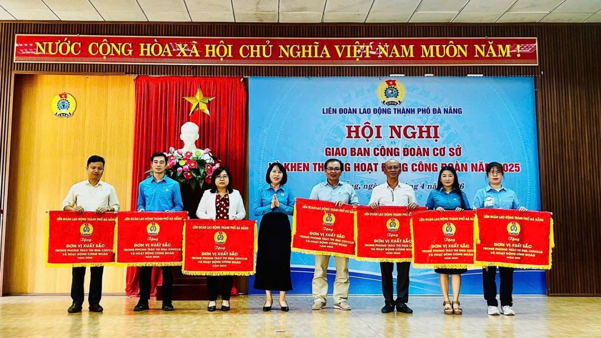 Chủ tịch Công đoàn đưa những điều đã nghe vào thỏa ước