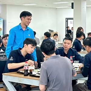 Chủ tịch Công đoàn đưa những điều đã nghe vào thỏa ước
