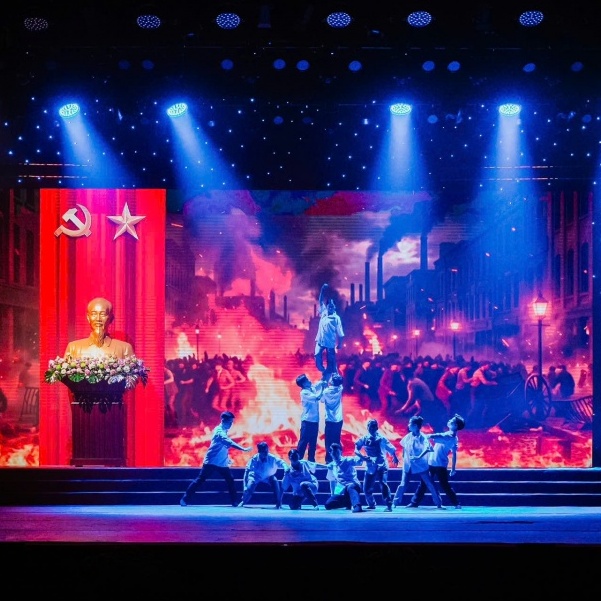 [Trực tiếp] Lễ kỷ niệm 140 năm Ngày Quốc tế Lao động và tuyên dương Chủ tịch CĐCS xuất sắc tiêu biểu trong đối thoại, thương lượng