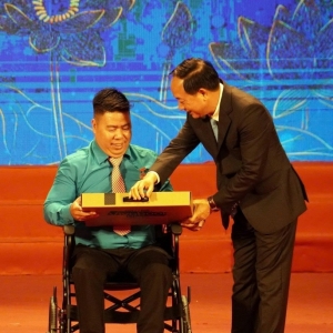 “Tôi mất đi nhiều thứ nhưng không được phép đánh mất niềm tin”