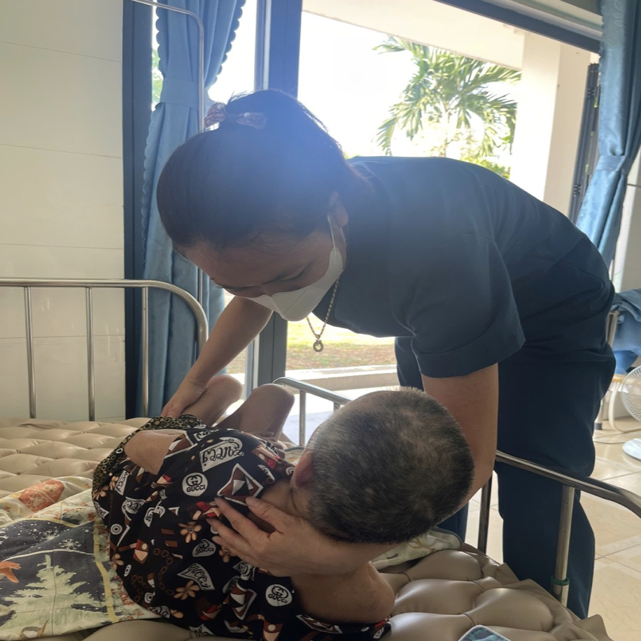 Người giữ ngọn lửa yêu thương nơi những mảnh đời yếu thế