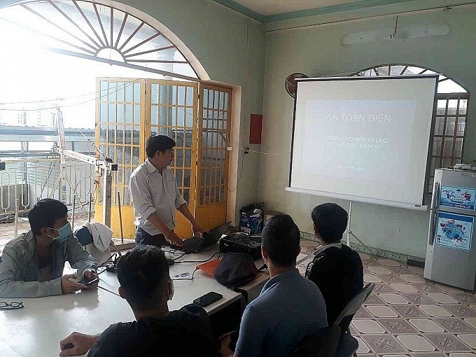 Đổi mới quản lý ATVSLĐ trong công đoàn: Từ giám sát thủ công đến an toàn thông minh Đổi mới quản lý ATVSLĐ trong công đoàn: Từ giám sát thủ công đến an toàn thông minh