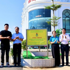 LĐLĐ tỉnh Điện Biên gắn biển công trình chào mừng Đại hội XIV Công đoàn Việt Nam