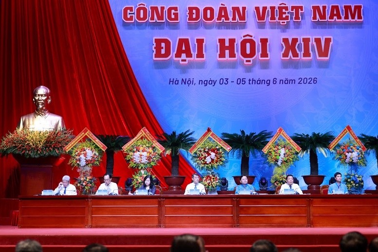 Thủ tướng Chính phủ trao đổi, thảo luận với Đại biểu dự Đại hội XIV Công đoàn Việt Nam