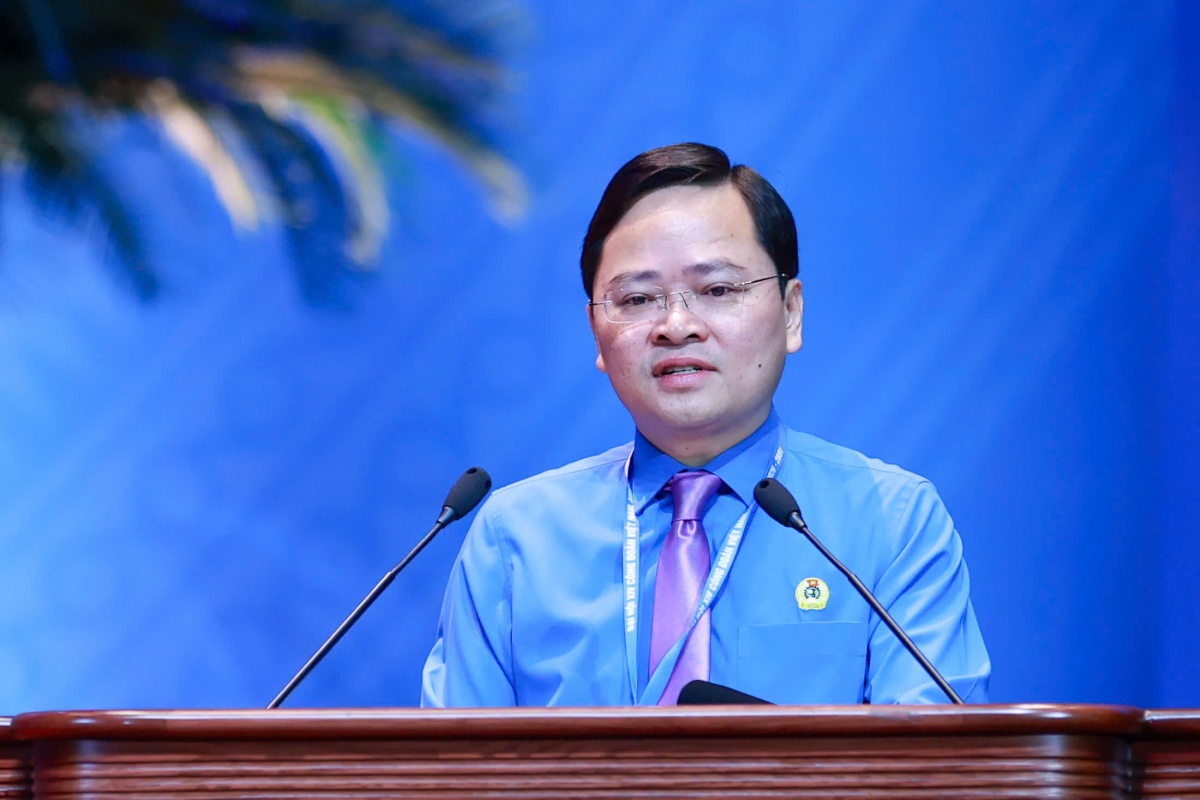 Thủ tướng Chính phủ trao đổi, thảo luận với Đại biểu dự Đại hội XIV Công đoàn Việt Nam