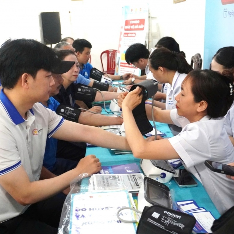 Chăm lo toàn diện cho người lao động