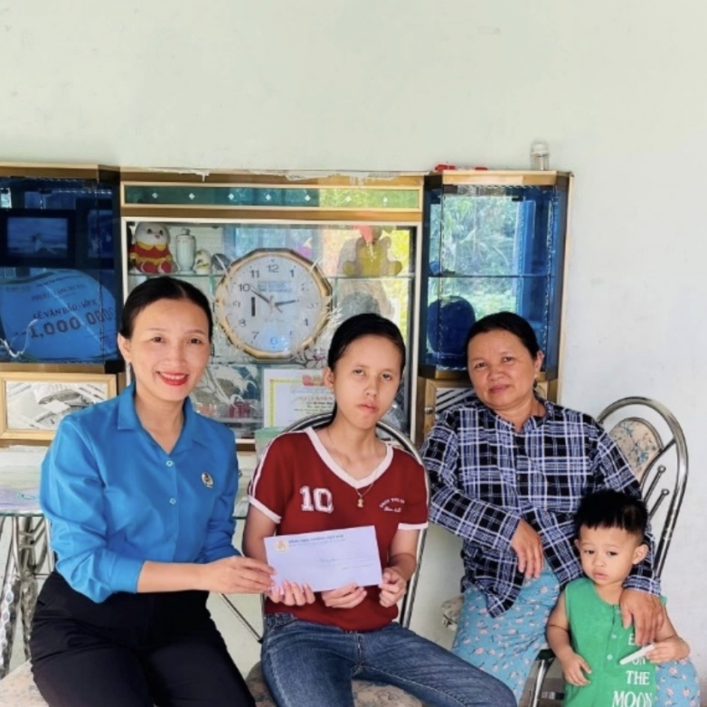 Công đoàn phường Điện Bàn chăm lo toàn diện cho nữ đoàn viên, người lao động