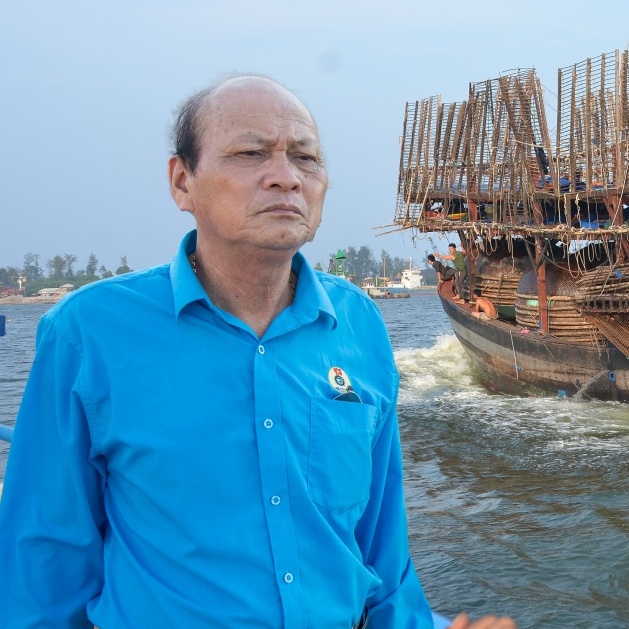 Bài 2: "Mắt thần" Nghiệp đoàn gác biển xa