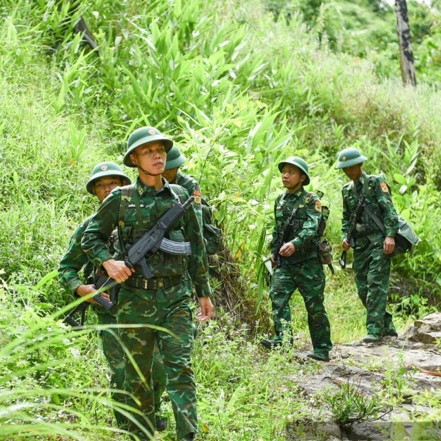 Theo chân chiến sĩ biên phòng Đà Nẵng tuần tra biên giới trên dải Trường Sơn hùng vĩ