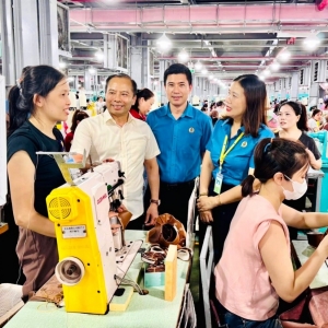 Khi pháp luật trở thành "lá chắn" của người lao động