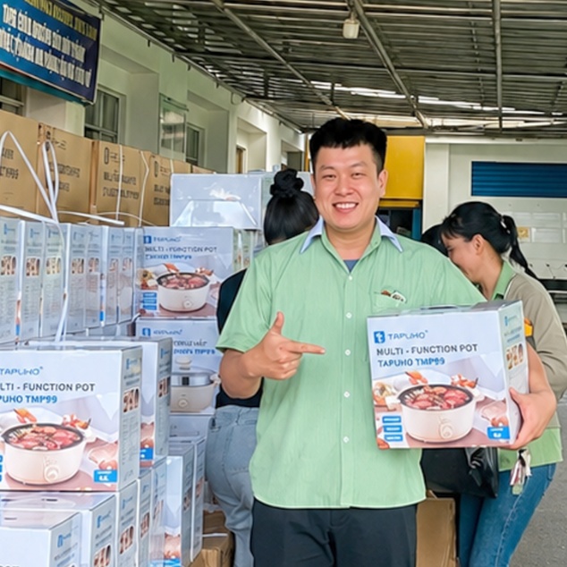 TAPUHO đồng hành cùng “Đoàn viên hỏi - Công đoàn trả lời” bằng những phần quà thiết thực