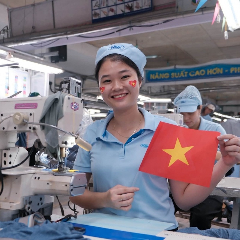 Quốc khánh trong những nhà máy “không nghỉ”