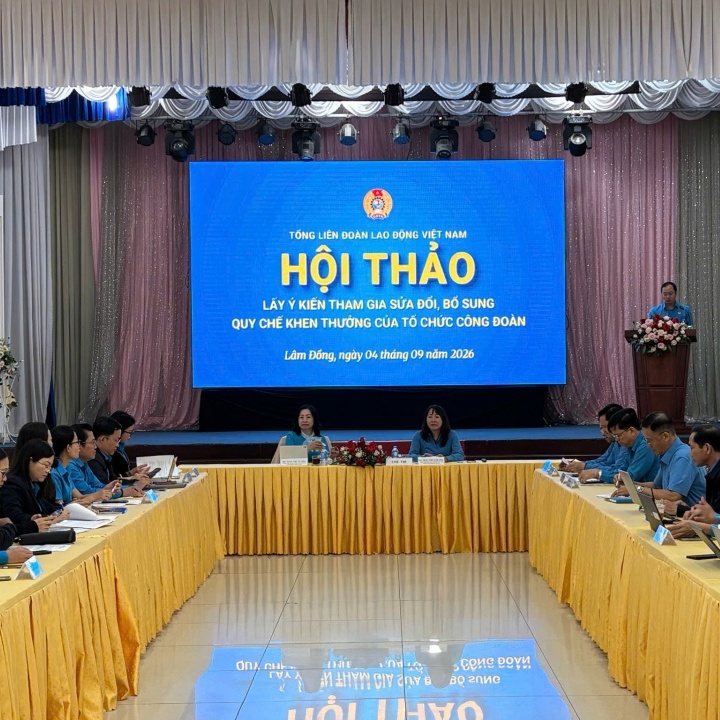 Khen thưởng Công đoàn phải “đúng thành tích, đúng đối tượng, kịp thời và thực chất”