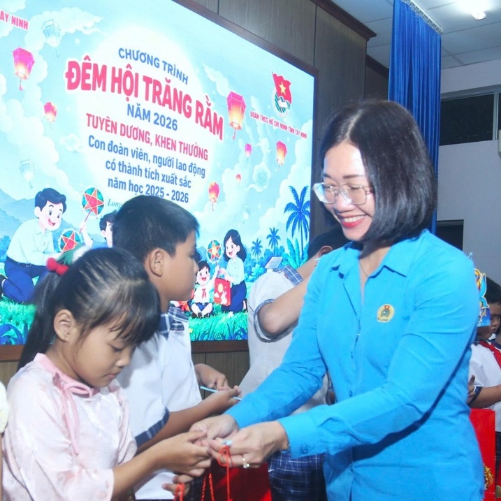 Trung thu của con đoàn viên, người lao động ở Tây Ninh