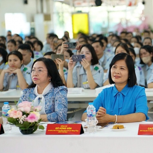 Đưa dịch vụ khám, tư vấn sức khỏe tới hơn 400 công nhân tại Hải Phòng