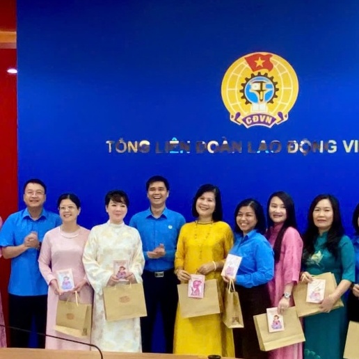 Nâng cao kỹ năng xây dựng gia đình hạnh phúc, khẳng định vị thế phụ nữ trong thời đại số