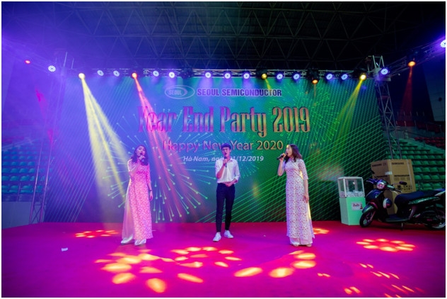 “Sống như những đóa hoa” cùng nàng thơ “Trai xinh – Gái đẹp các khu công nghiệp” “Sống như những đóa hoa” cùng nàng thơ “Trai xinh – Gái đẹp các khu công nghiệp”