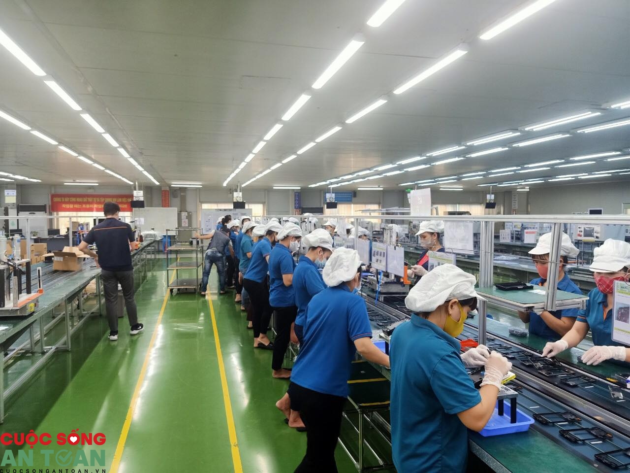 Nỗi lo mất việc vì Covid 19 của công nhân KCN Thăng Long 2 0752 117328697 300033371273675 3665274627310552449 n