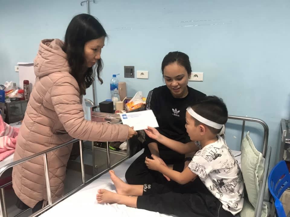 "NÉT ĐẸP LAO ĐỘNG VÀ CÔNG ĐOÀN"   NHỮNG TẤM LÒNG NHÂN ÁI
