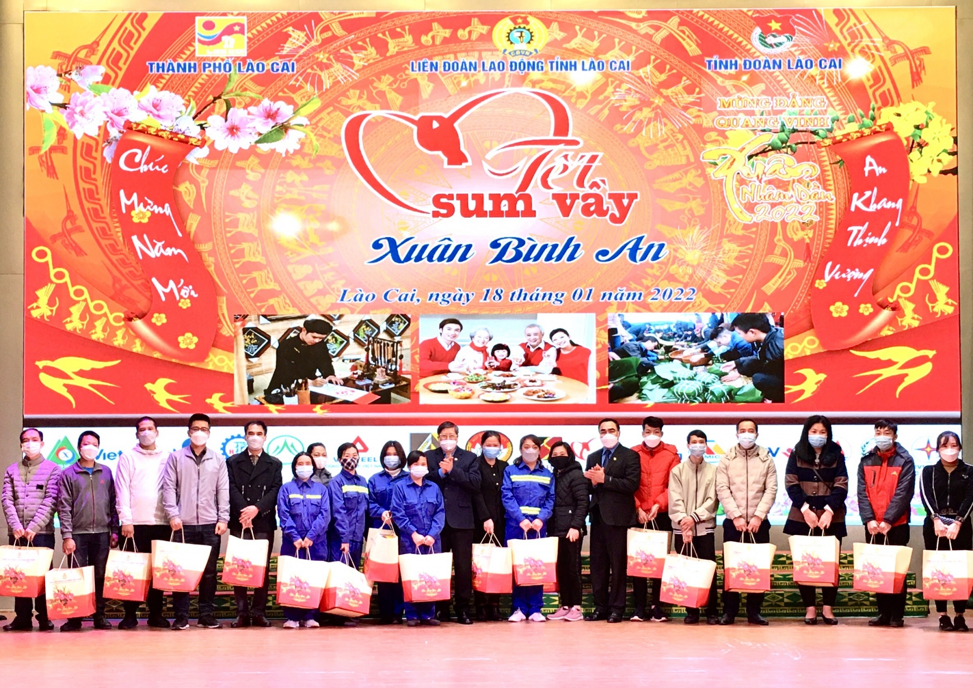 Đoàn viên, người lao động Lào Cai rộn ràng đón Tết sang Đoàn viên, người lao động Lào Cai rộn ràng đón Tết sang