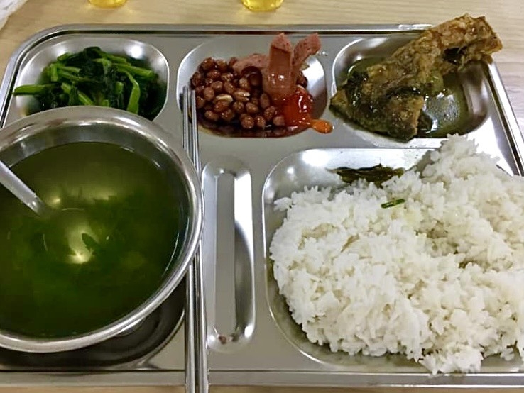 Cơm công nhân có gì? Cơm công nhân có gì?