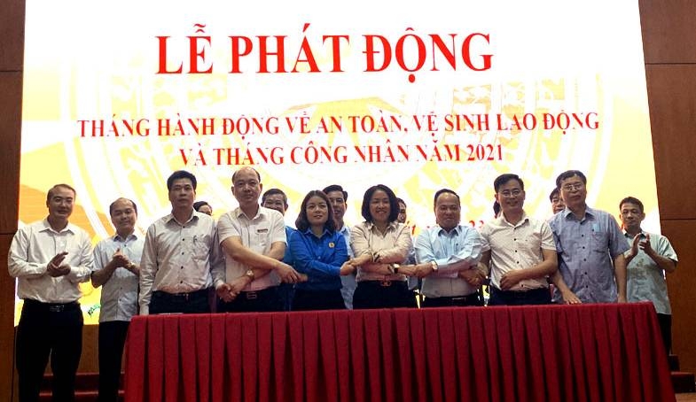 Công đoàn Lào Cai: Chăm lo, bảo vệ quyền và lợi ích hợp pháp, chính đáng cho CNVCLĐ Công đoàn Lào Cai: Chăm lo, bảo vệ quyền và lợi ích hợp pháp, chính đáng cho CNVCLĐ