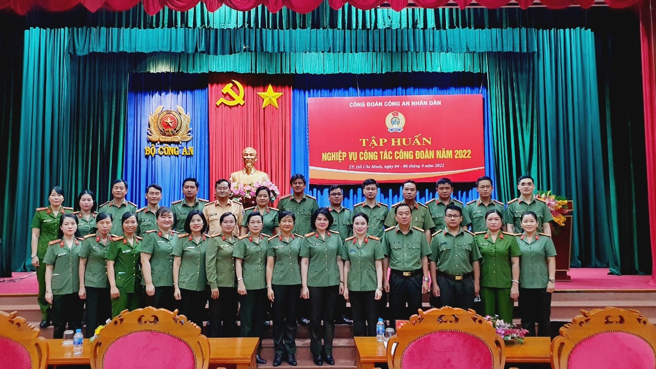 Nâng cao năng lực truyền thông cho cán bộ công đoàn Nâng cao năng lực truyền thông cho cán bộ công đoàn