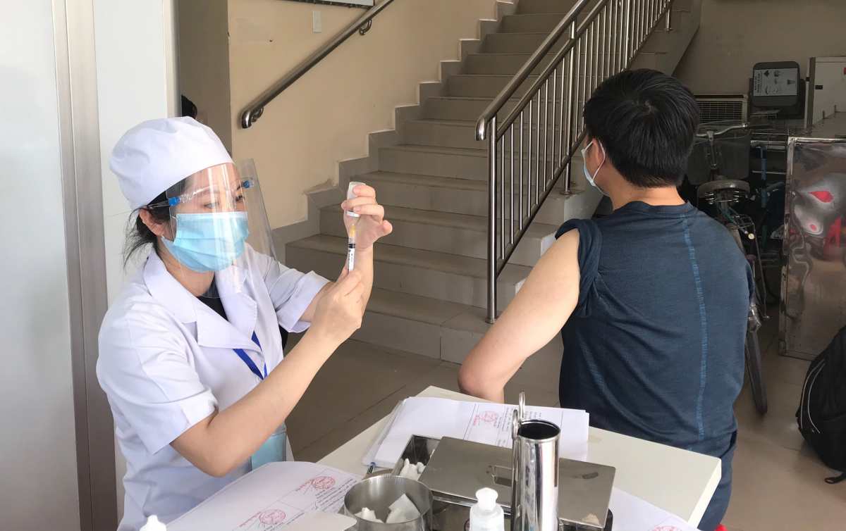 Bộ Y tế quyết định cho phép tiêm trộn vaccine COVID-19 Bộ Y tế quyết định cho phép tiêm trộn vaccine COVID-19