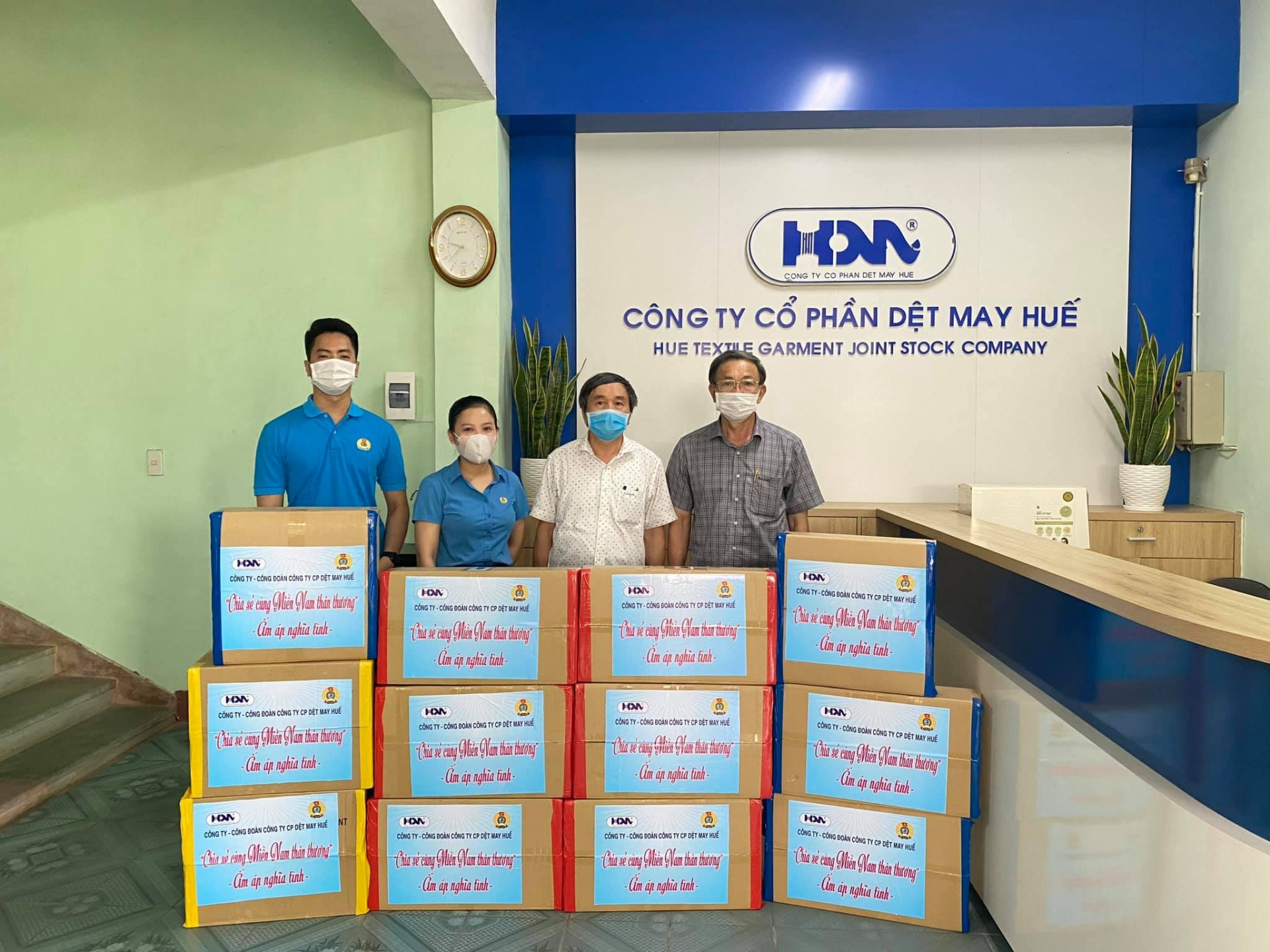 Công đoàn Dệt may chung tay hướng về miền Nam