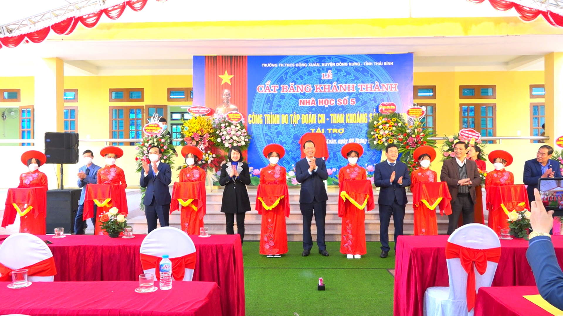 TKV hỗ trợ 7 tỷ đồng xây dựng Nhà học số 5 Trường Tiểu học và THCS Đông Xuân TKV hỗ trợ 7 tỷ đồng xây dựng Nhà học số 5 Trường Tiểu học và THCS Đông Xuân