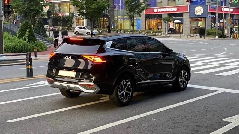 Ảnh thực tế của Kia Sportage 2022 mới ra mắt, đối thủ mới của Honda CR-V