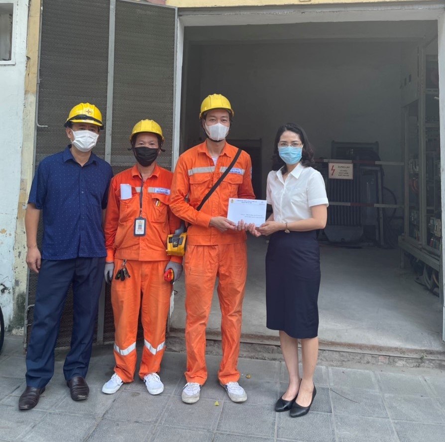 Công đoàn hỗ trợ người lao động phòng, chống dịch Covid-19 Công đoàn hỗ trợ người lao động phòng, chống dịch Covid-19