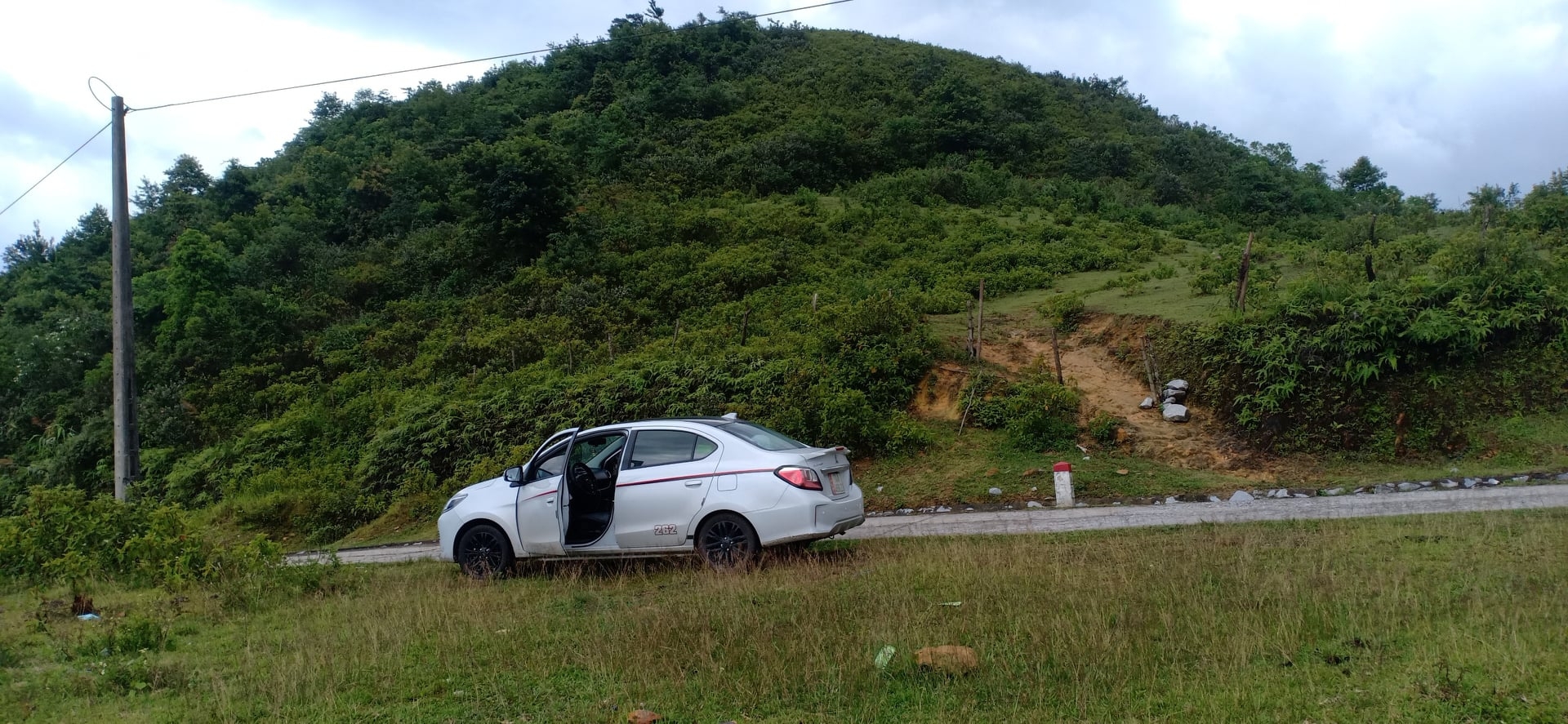 Trải nghiệm cung đường phượt cua gắt liên tục với Mitsubishi Attrage Trải nghiệm cung đường phượt cua gắt liên tục với Mitsubishi Attrage