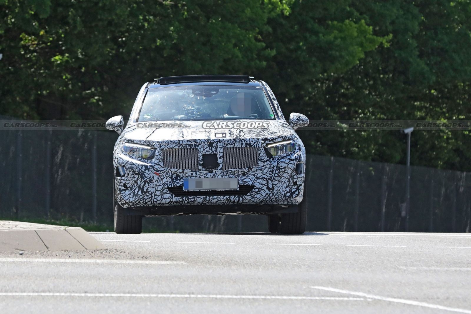 Bắt gặp Mercedes-Benz GLC thế hệ mới trên đường chạy thử