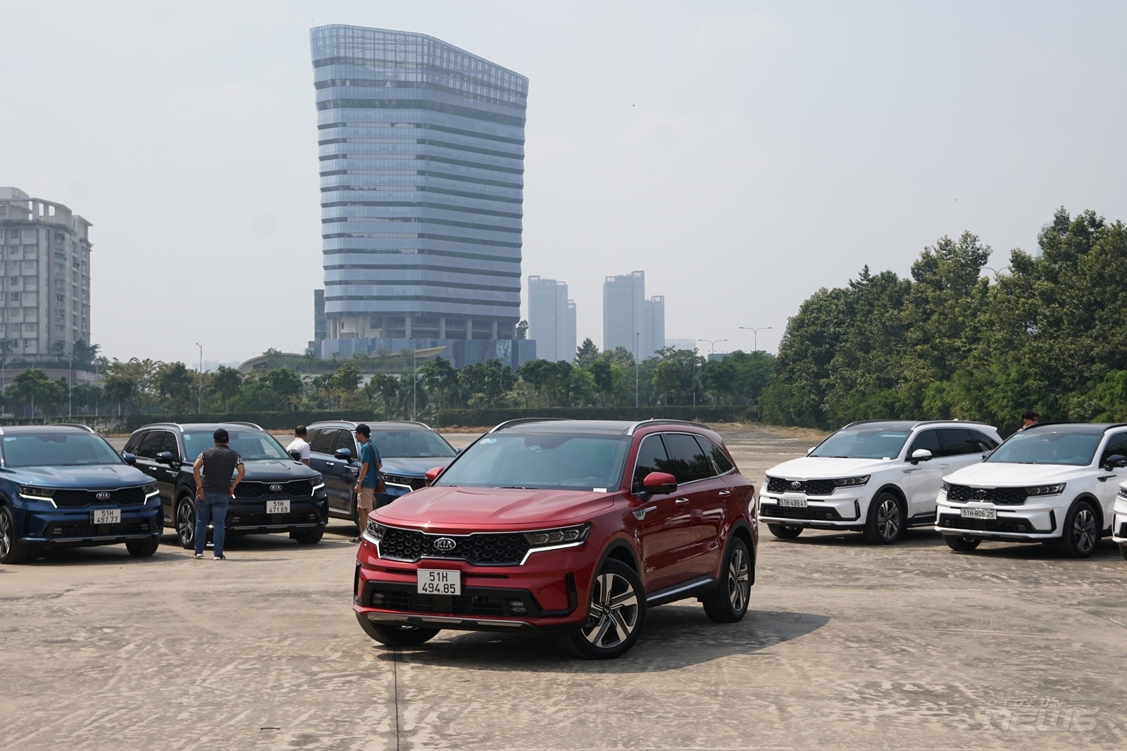 Kia Sorento giảm giá mạnh lên tới 100 triệu đồng