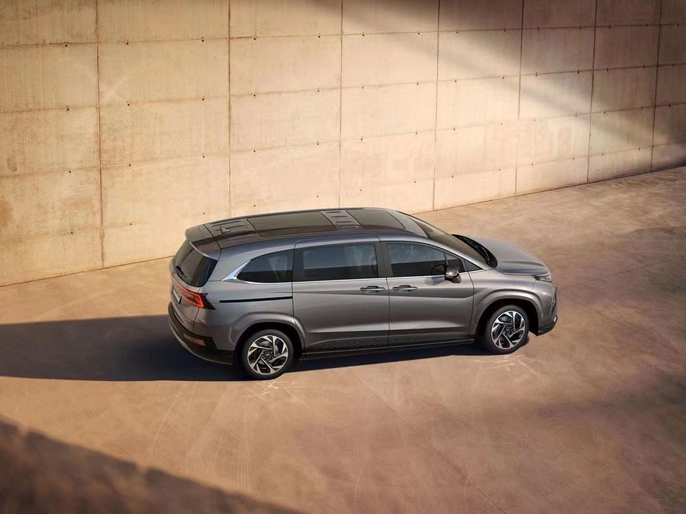 Hyundai Custo 2021 ra mắt, đối thủ nặng ký của Kia Sedona